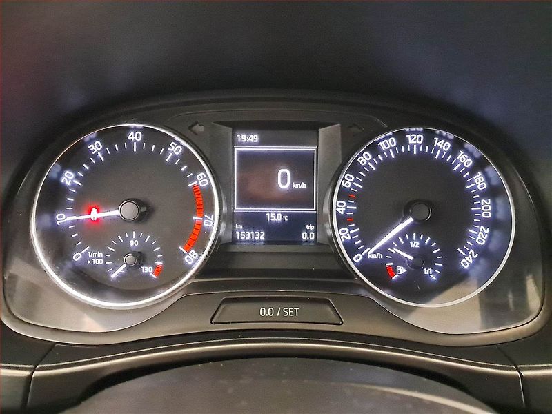 Škoda Fabia (2015) Style 1.2 TSI, Tempomat - fotka 11 z 14