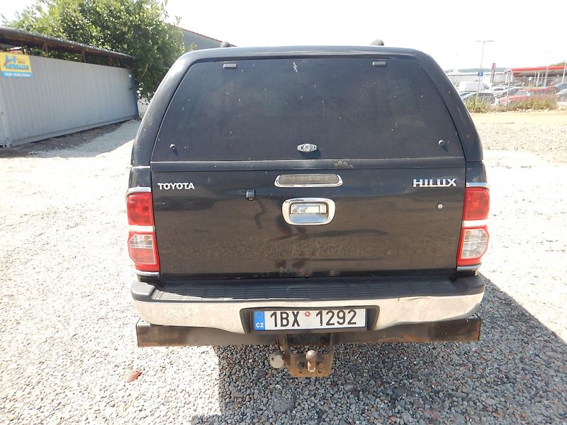 Toyota Hilux 3.0 D-4D, 4x4, AUTOMAT, TAŽNÉ - fotka 7 z 26