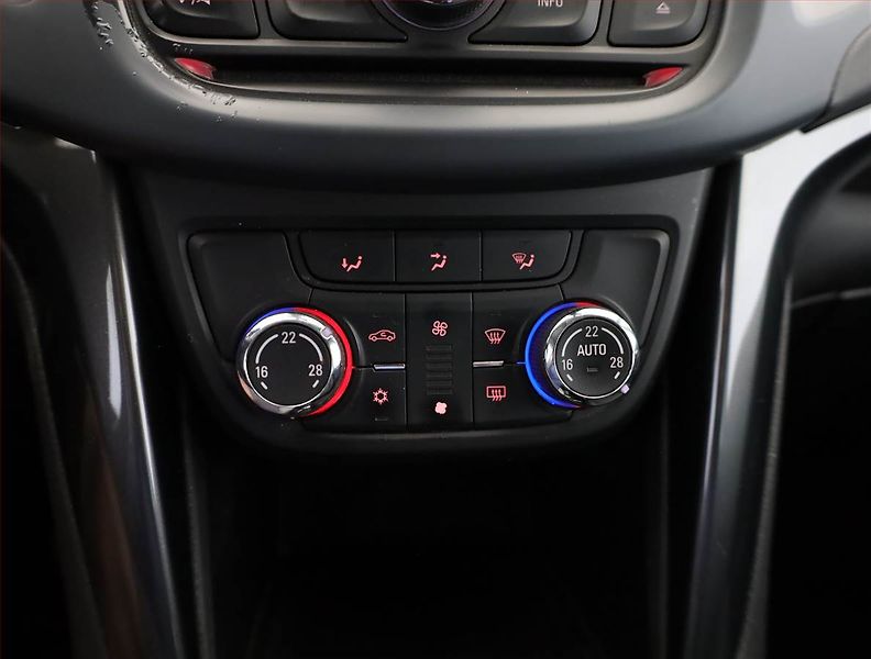 Opel Zafira (2014) 2.0 CDTI, 7 míst, Serv.kniha - fotka 11 z 19