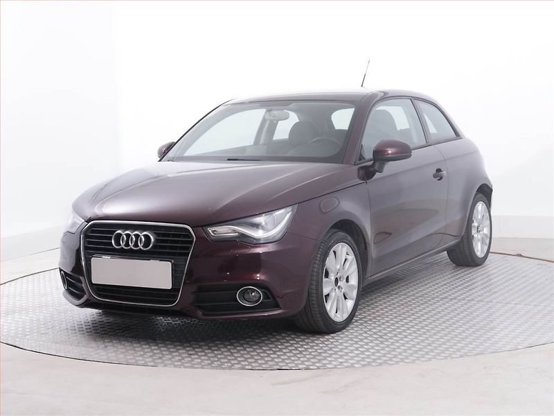 Audi A1 (2011) 1.6 TDI, Serv.kniha, Tempomat - fotka 2 z 17