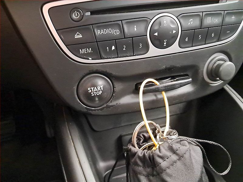Renault Mégane (2009) 1.6 16V, nová STK - fotka 15 z 16