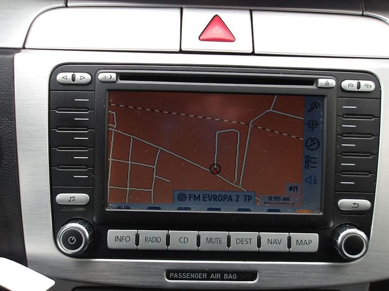 Volkswagen Passat 2,0TDi 125kW Na OPRAVU !!! - fotka 23 z 29