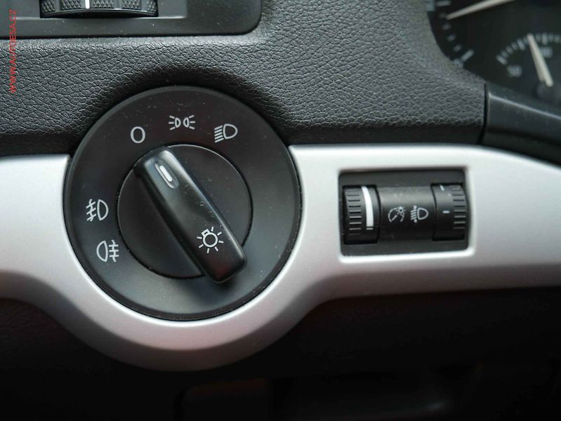 Škoda Octavia (2009) 1.4TSi, 1.maj, Ambiente - fotka 16 z 17