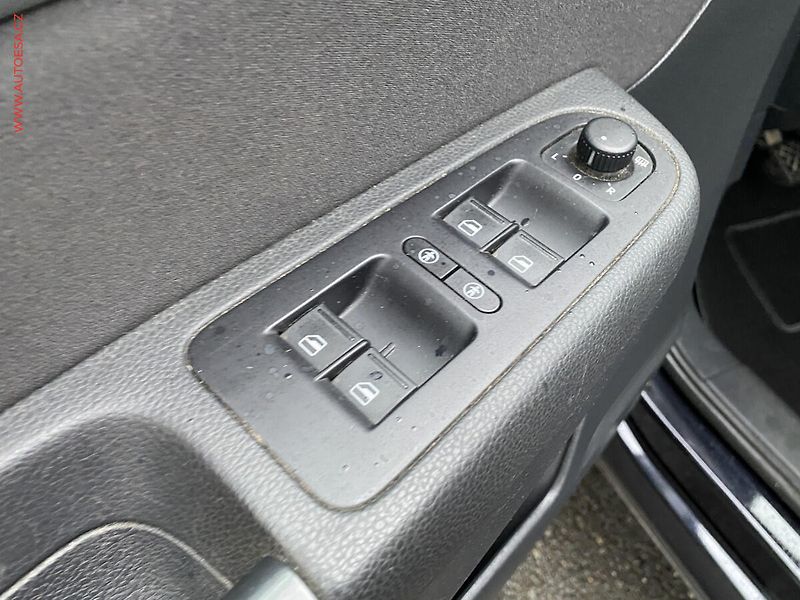 Volkswagen Sharan (2015) 2.0 TDI 4X4, 7míst - fotka 13 z 19
