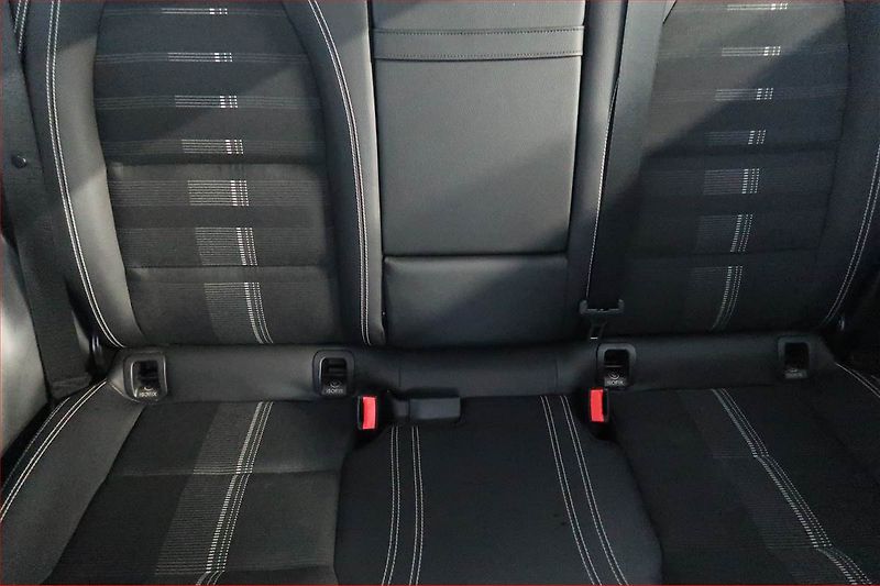 Mercedes-Benz GLA (2018) Urban 220 4MATIC - fotka 10 z 19