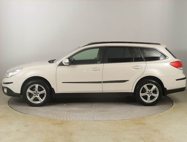 Subaru Outback (2012) 2.0 D, 4X4, Xenony, Tempomat - fotka 3 z 19