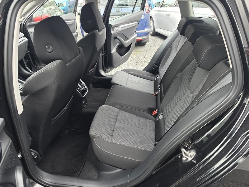 Škoda Octavia 2.0 TDI Style plus 4x4  - fotka 6 z 17