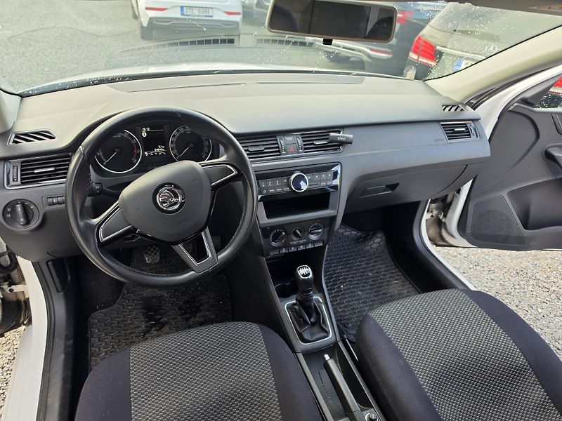 Škoda Rapid 1.0 TSi 64tkm - fotka 10 z 17