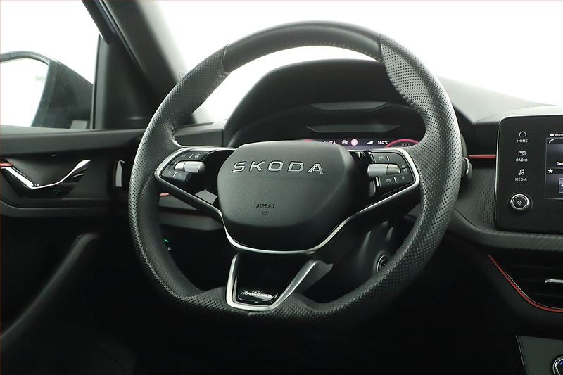 Škoda Scala (2026) 1.0 TSI, MONTE CARLO, AUTOMAT - fotka 8 z 20