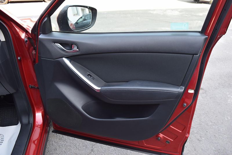 Mazda CX-5 (2015) 2.0i SKYACTIV-G 121kw CENTRE-L - fotka 39 z 44