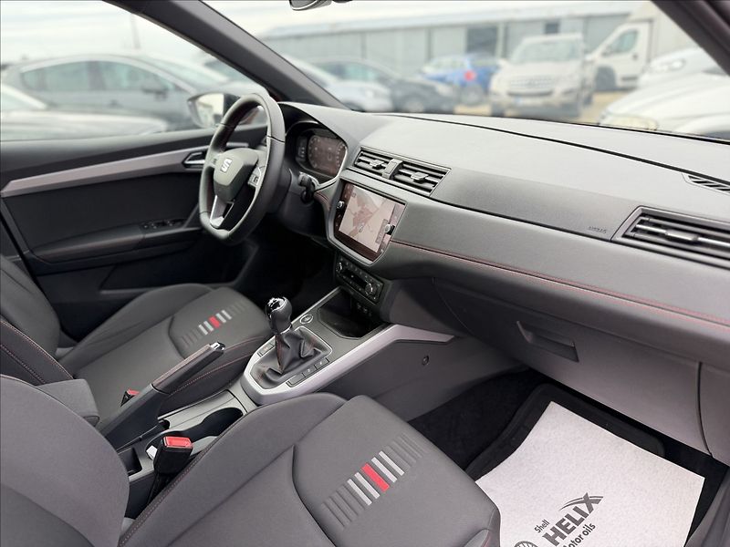 Seat Arona 1,5 FR TSI 110kW NAVI VIRTUAL - fotka 27 z 30