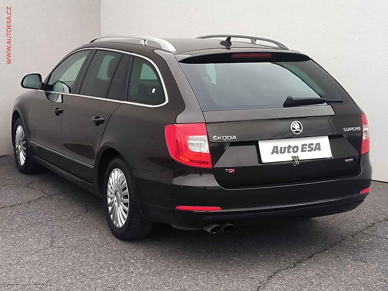 Škoda Superb (2014) 2.0 TDi 4x4, 1.maj,ČR, L&K - fotka 6 z 22