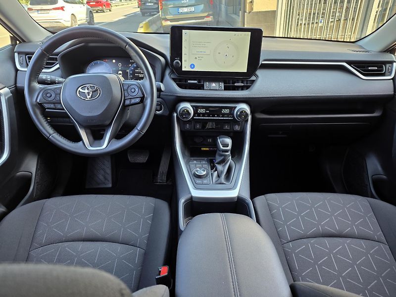 Toyota RAV4 2.0-4x4-AUT-1.MAJITEL-ZÁRUKA - fotka 32 z 40