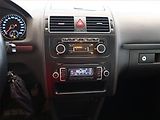 Volkswagen Touran (2012) 1.6 TDI, Serv.kniha, Tempomat - náhled 12