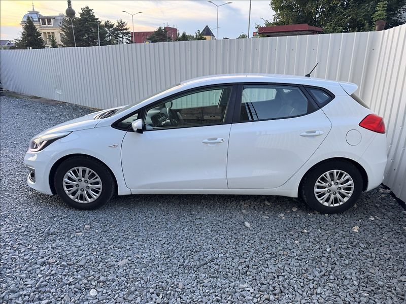 Kia Ceed 1,6 GDI 99kW tempomat původ ČR - fotka 4 z 50