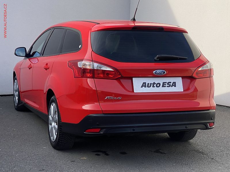Ford Focus (2014) 1.6 TDCi, ČR, Trend, park - fotka 6 z 17