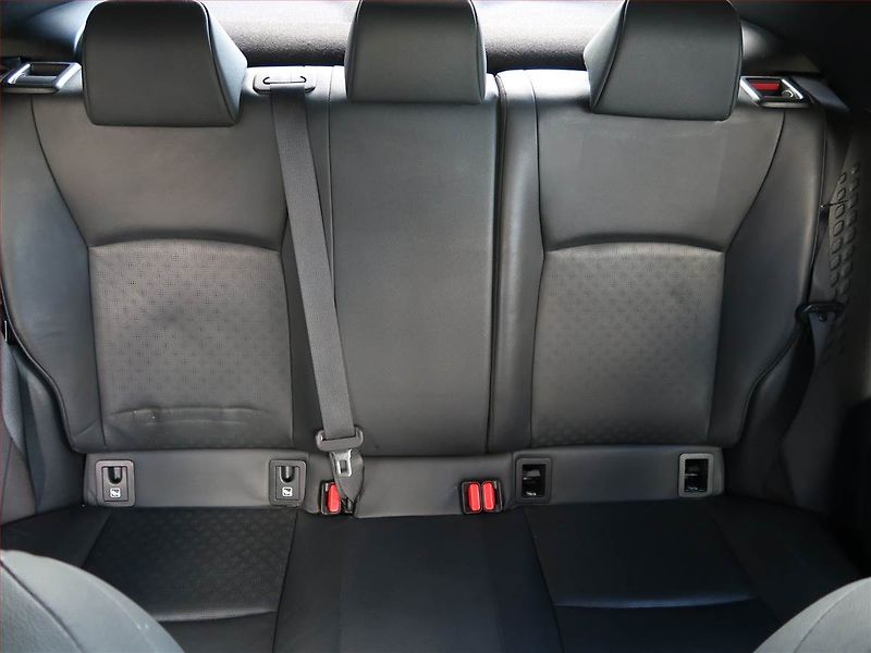 Toyota C-HR (2019) 1.8 Hybrid - fotka 10 z 18