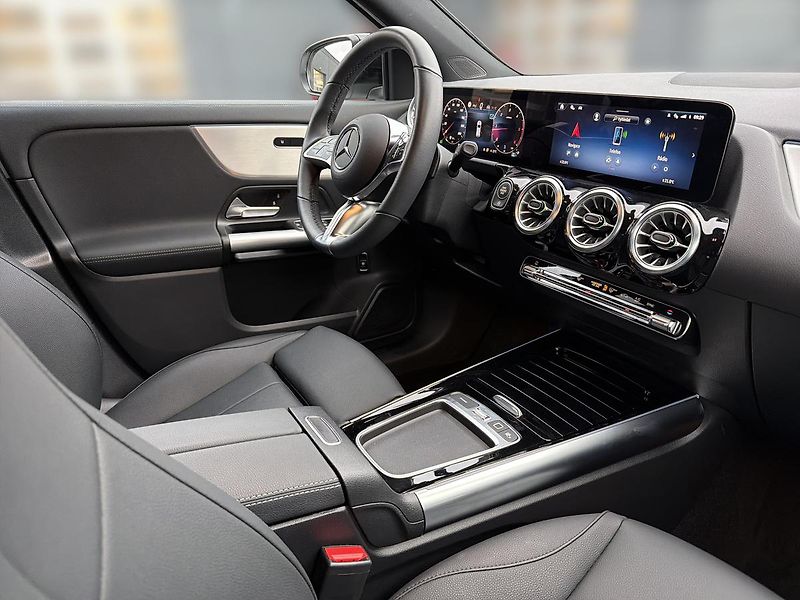 Mercedes-Benz GLA 200d 4MATIC, CZ, 1.majitel - fotka 12 z 17