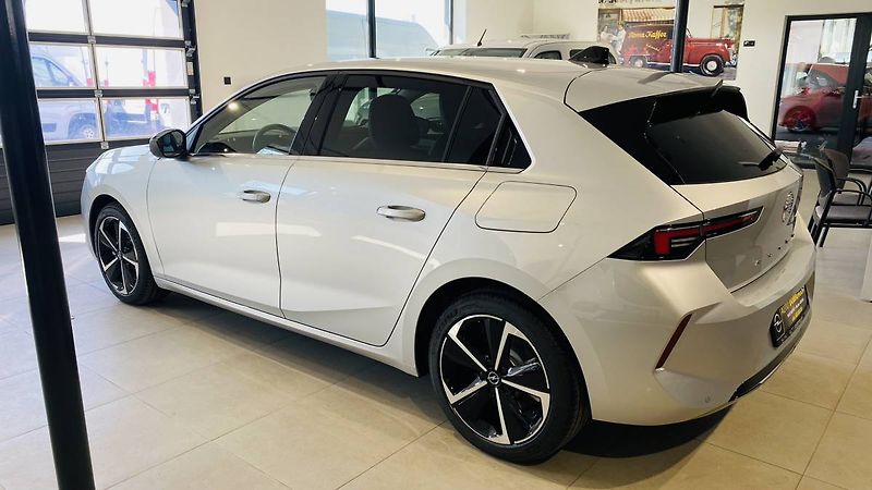 Opel Astra Elegance HB 1.6 PHEV 132kW/180 - fotka 6 z 28
