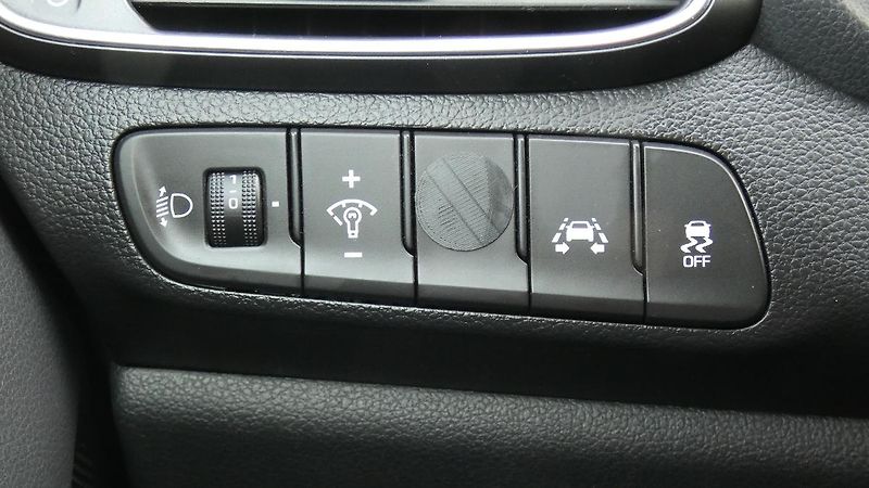 Hyundai i30 Kombi 1,0 T-GDI Trikolor - fotka 10 z 24