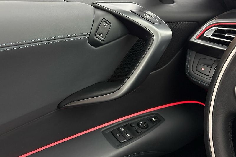 BMW i8 Coupé - fotka 15 z 34