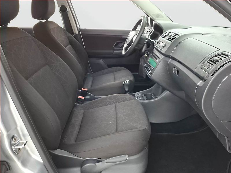 Škoda Fabia (2012) 1.2 TSI, Tempomat - fotka 9 z 16