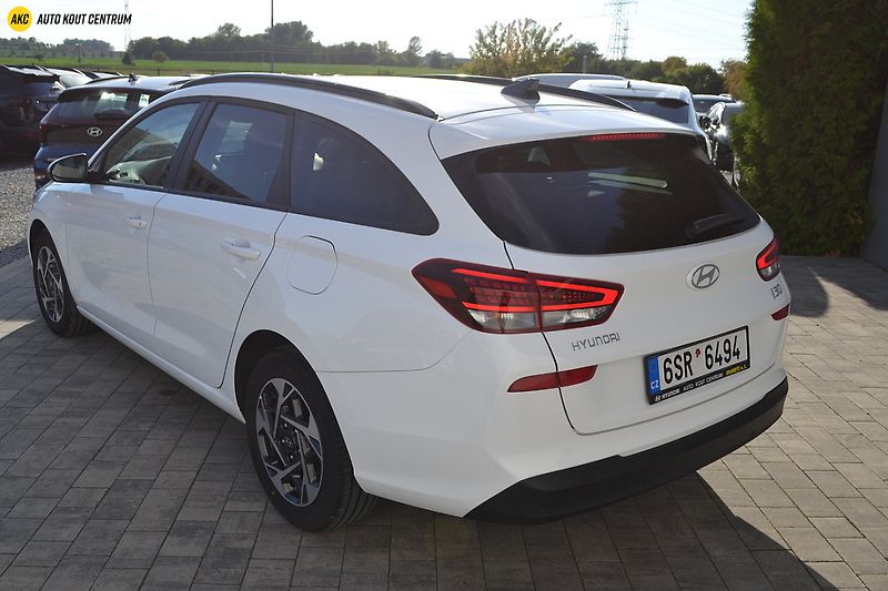 Hyundai i30 WG 1,5I MT SMART FAMILY NAVI F - fotka 3 z 51