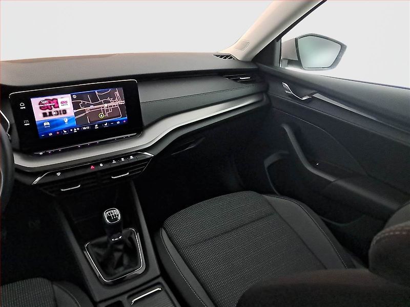 Škoda Octavia (2023) Ambition Plus 1.5 TSI - fotka 8 z 16