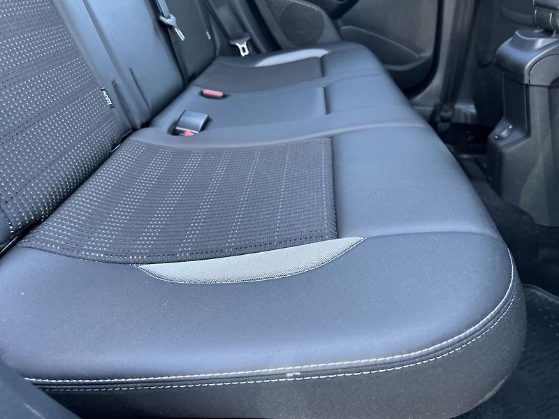 Peugeot 2008 Allure 1.2i KOUPENO V ČR 1.MAJ - fotka 32 z 45