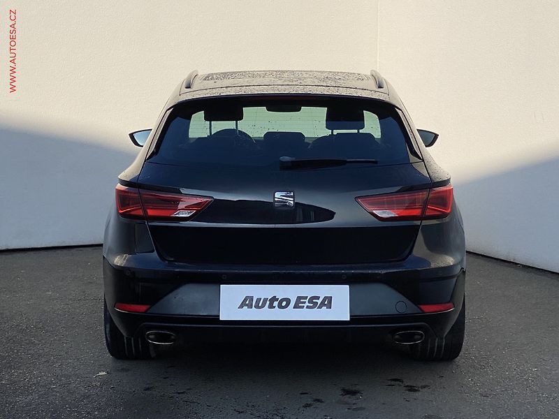 Seat Leon (2017) 2.0 TSi 4drive, Cupra, AT - fotka 5 z 19