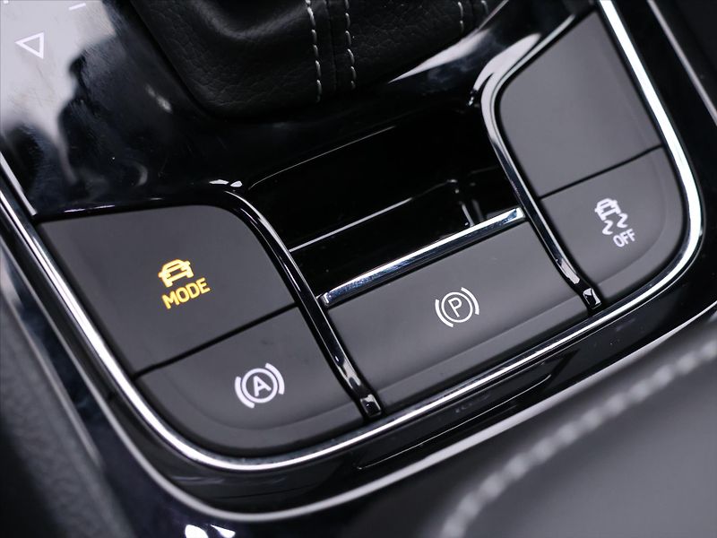 Škoda Karoq 2,0 TDI Sportline 4x4 DSG 1.ma - fotka 38 z 47