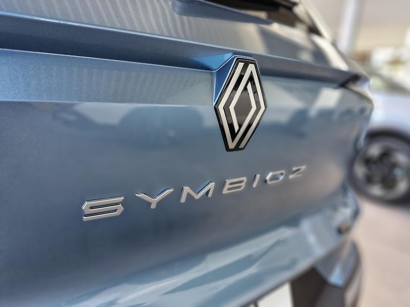 Renault Symbioz (2026) techno E-Tech full hybrid 160 - fotka 4 z 10