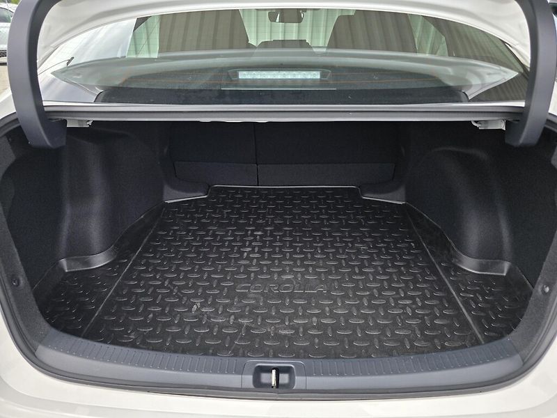 Toyota Corolla 1,5i / 92 kW Comfort Tech - fotka 24 z 25