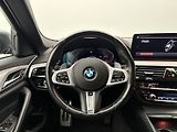 BMW Řada 5 3,0 540i 245kW xDrive DPH - náhled 15