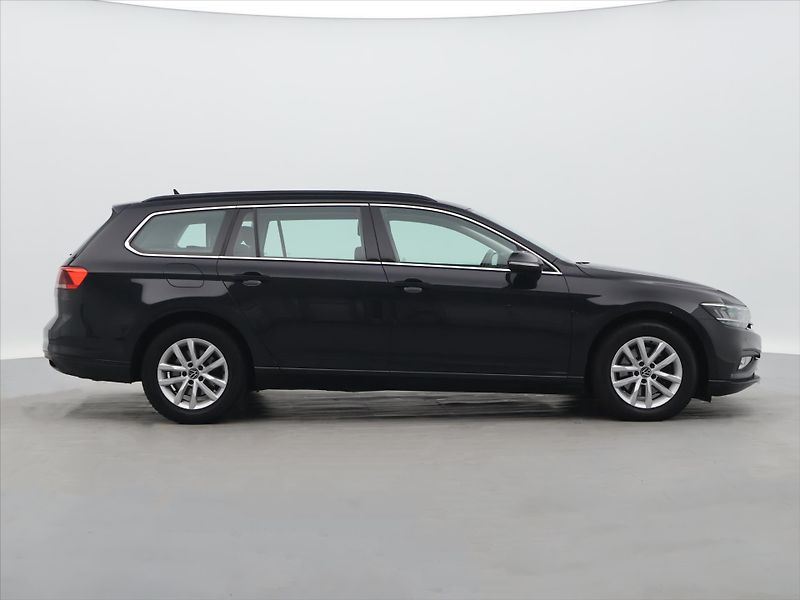 Volkswagen Passat 2,0 110kW BMT DSG Business Var - fotka 8 z 37