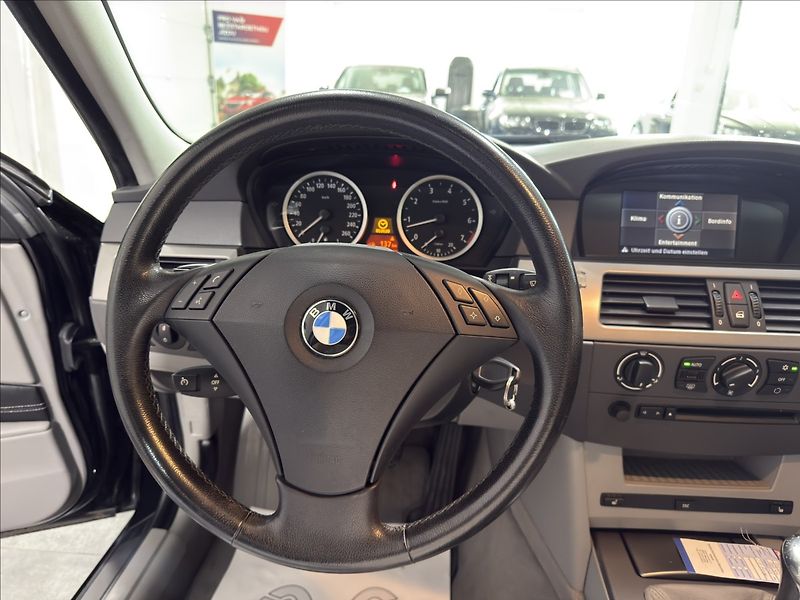 BMW Řada 5 2,2   520i V6 ANGEL SUPER STAV - fotka 9 z 38