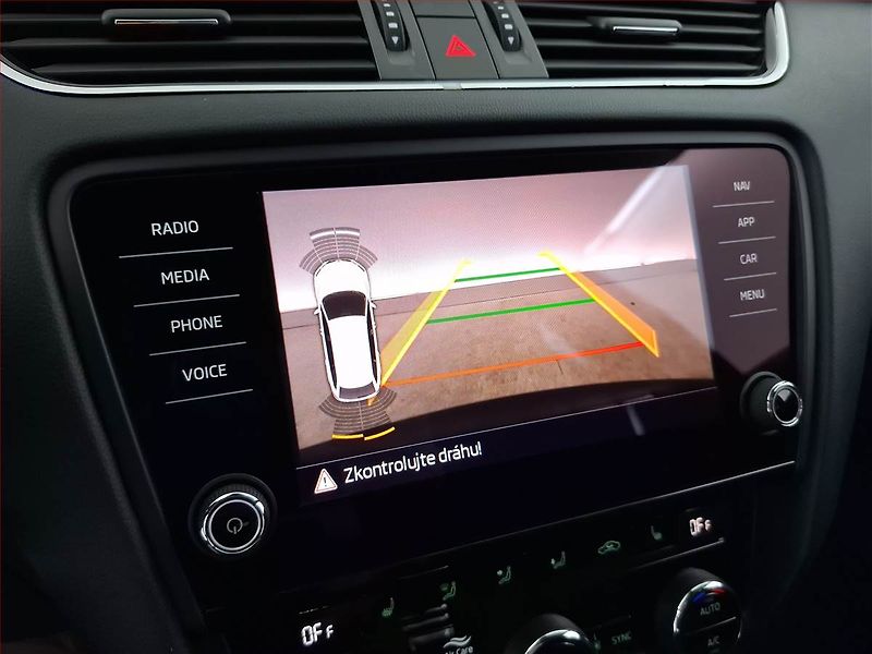 Škoda Octavia (2019) RS 2.0 TSI, Automat, Navi - fotka 16 z 22