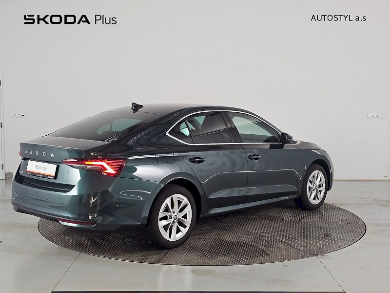 Škoda Octavia (2025) 1.5TSI 110kW TOP SELECTION - fotka 2 z 30