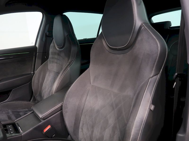 Škoda Superb (2018) SPORTLINE 2.0TDI 140KW CANTON - fotka 16 z 41