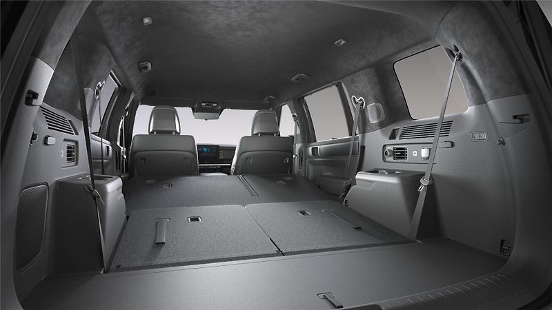 Hyundai Santa Fe (2025) 1,6 TGDI HEV  CALLIGRAPHY 7S - fotka 8 z 9
