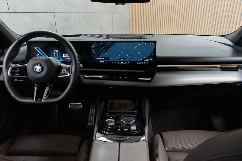 BMW Řada 5 540d xDrive ///M*ZÁRUKA*ČR 1.M - fotka 7 z 51