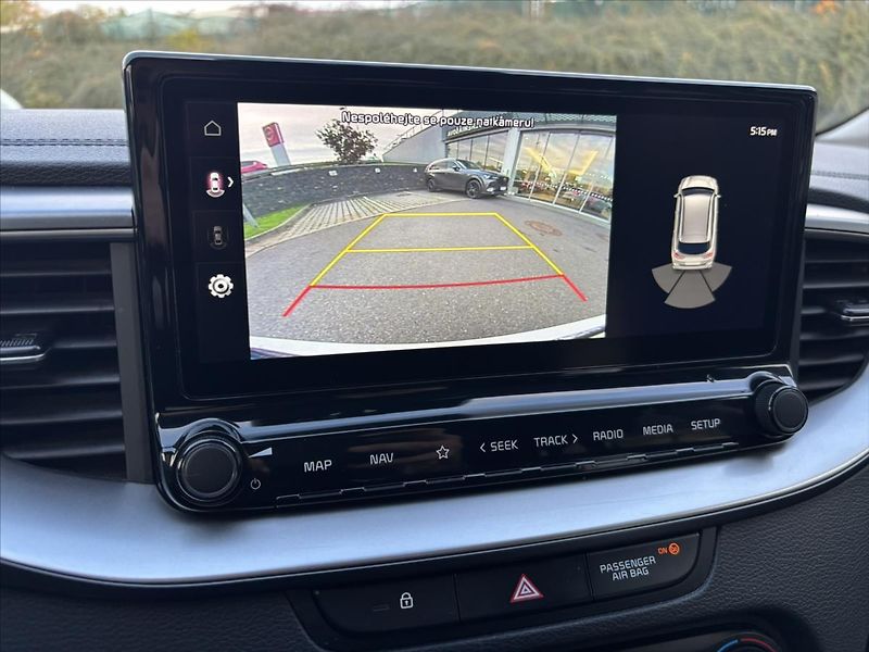 Kia Ceed 1,5 TGDi 118kW TOP ZÁRUKA NAVI - fotka 18 z 39