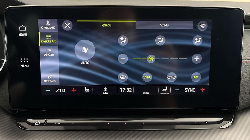 Škoda Octavia 2.0 TSI DSG RS Combi - fotka 28 z 31