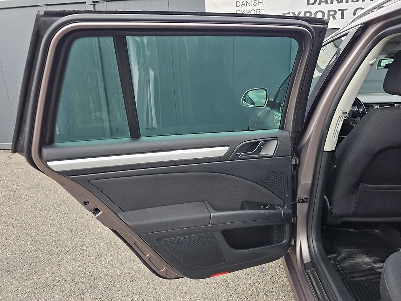 Škoda Superb 2.0 TDI 103kW,SENZORY,SERVISKA - fotka 33 z 53