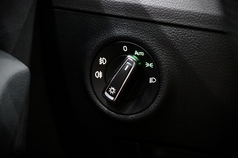 Škoda Superb 3 2.0 TSI 162 kW DSG Sportline - fotka 31 z 48