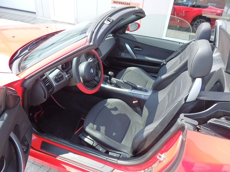 BMW Z4 2.0i 110 kW KLIMATIZACE - fotka 10 z 17