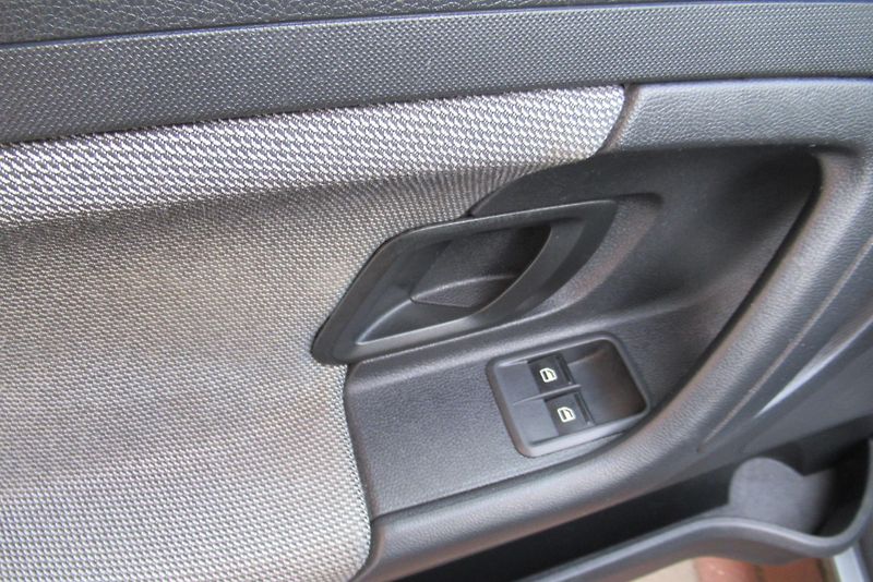 Škoda Fabia 1.2 TSi KLIMA TAŽNÉ - fotka 16 z 29