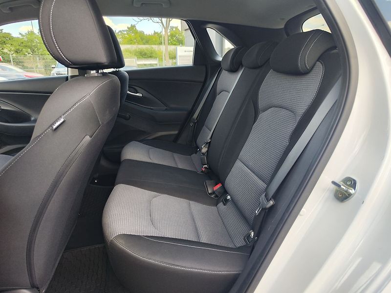 Hyundai i30 1.5i/81kW Start Plus - fotka 10 z 26