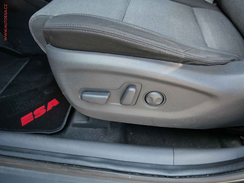 Hyundai Tucson (2019) 1.6 T-GDi, Premium, LED, TZ - fotka 16 z 29