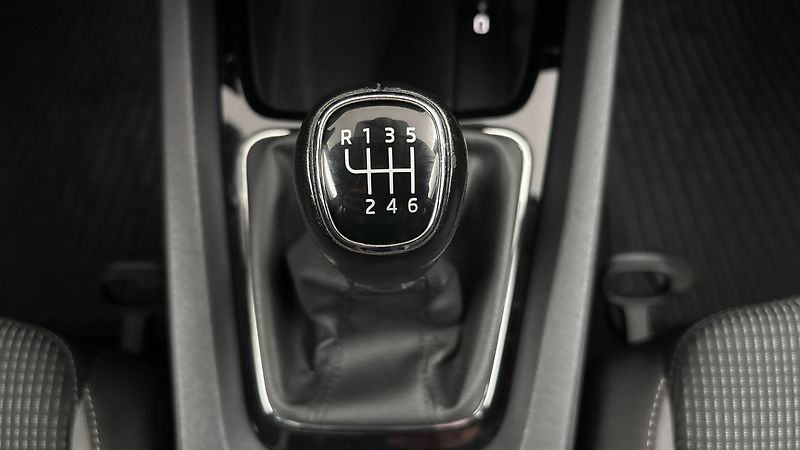 Škoda Octavia 2.0 TDI Ambition Combi - fotka 22 z 24